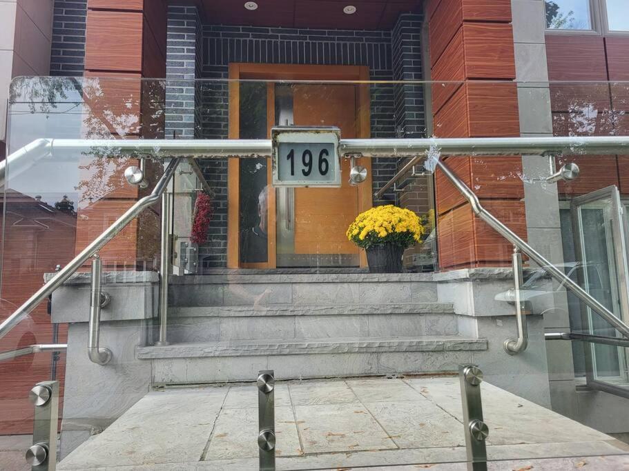 Toronto Modern House Apartment Exterior foto
